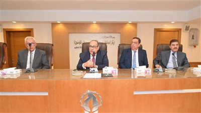 القابضة للصناعات الغذائية تكرم المتميزين وتستعرض خطط التطوير 