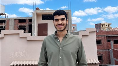 شابٌ قلبه معلق بالمساجد وألم فراق الأب وإرادة تتحدى الظروف، 5 قصص إنسانية تكتب رحلة أوائل الثانوية الأزهرية بالشرقية