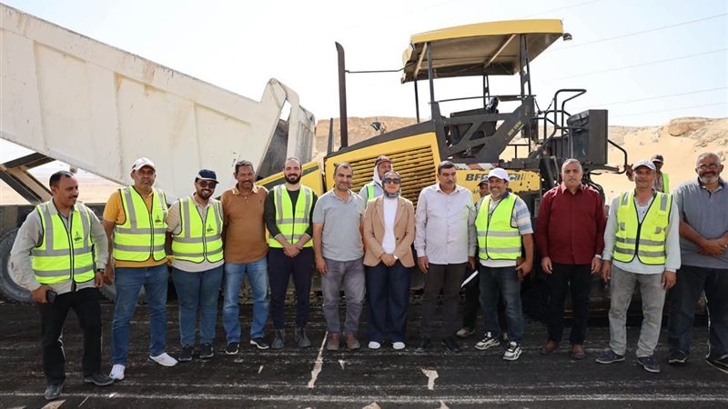 طريق الخارجة أسيوط،