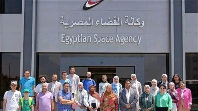 جامعة القاهرة تنظم زيارة علمية إلى وكالة الفضاء المصرية 