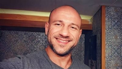 بعد غياب 13 سنة، تفاصيل عودة أحمد مكي للسينما بـ