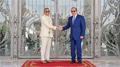  تفاصيل زيارة رئيس مدغشقر لقصر رئاسة العلمين ولقاء السيسي (فيديو وصور)