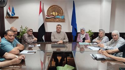 تنسيق بين تعليم دمياط والأبنية التعليمية لصيانة المقاعد المدرسية