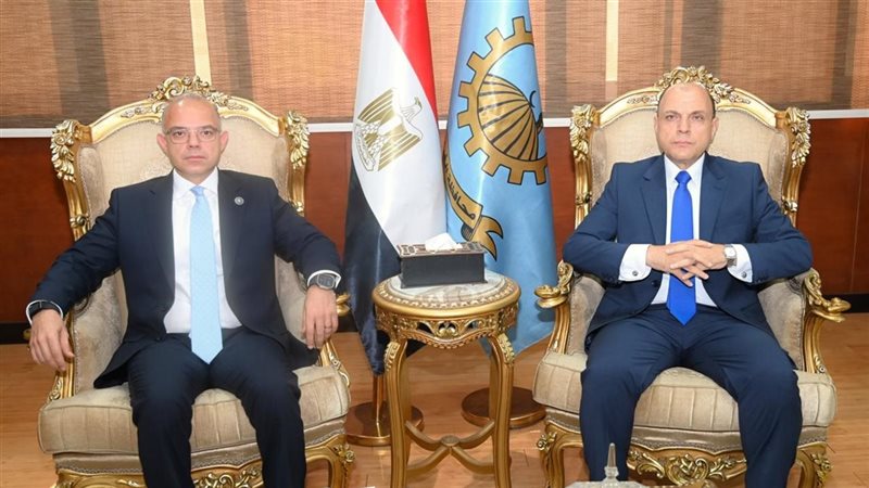 محافظ الغربية يستقبل