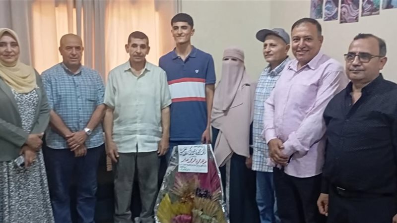 الطالب المتفوق وأسرته