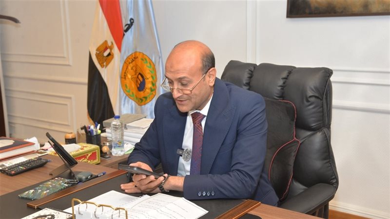 محافظ أسيوط يهنأ