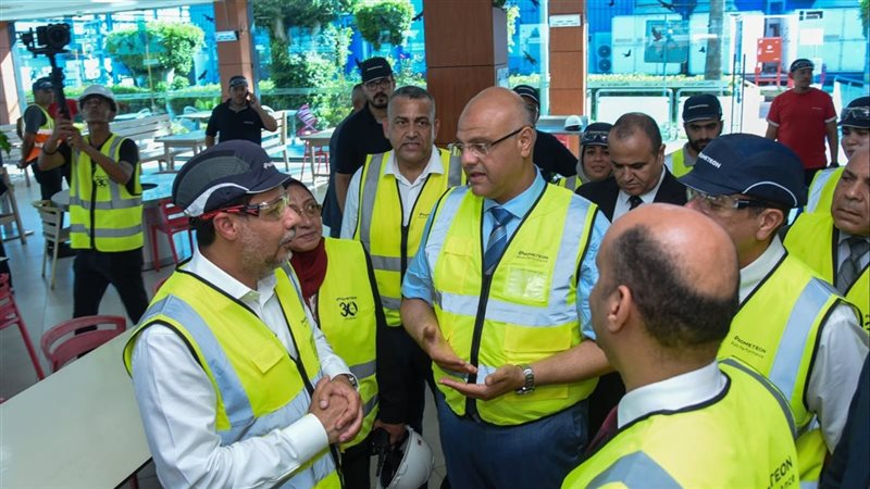 وزير العمل ومحافظ