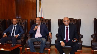 غرفة الجيزة التجارية تبحث مطالبات فروق نسب بدالي التموين وتنسق مع الوزارة لمراجعتها
