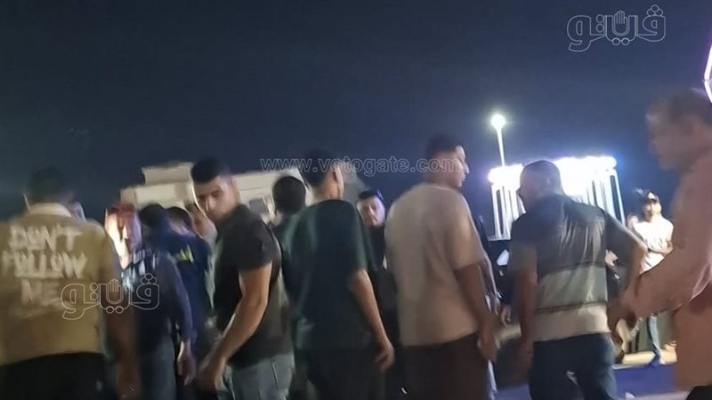 إسعاف لنقل المصابين،
