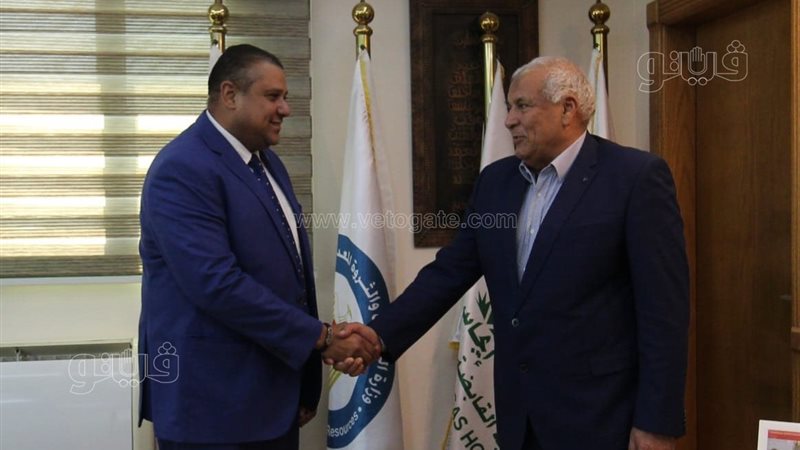 محافظ مطروح يبحث
