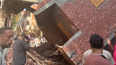 جهود مكثفة لرفع أنقاض عقار قرية جصفا بالدقهلية (فيديو وصور)