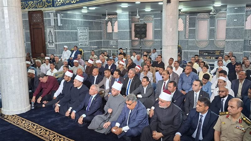 محافظ الدقهلية ووزير