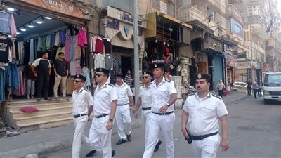 حملة مكبرة لرفع إشغالات الباعة الجائلين بمنطقة المعهد الديني في الإسكندرية