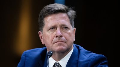 جاي كلايتون يتولى منصب مدير المخابرات الوطنية الأمريكية غدا