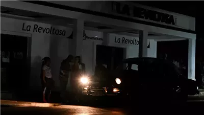 بينها العاصمة هافانا، 5 محافظات كوبية تغرق في الظلام 