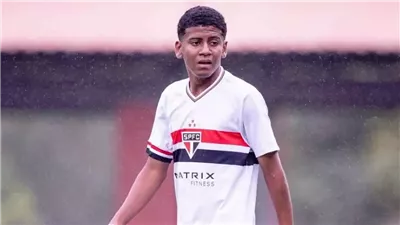 وفاة لاعب برازيلي بعد إصابته بطلق ناري خلال بطولة لكرة القدم 