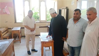 رئيس منطقة الإسكندرية الأزهرية يتفقد لجان امتحانات الدور الثاني للشهادتين الإبتدائية والإعدادية 