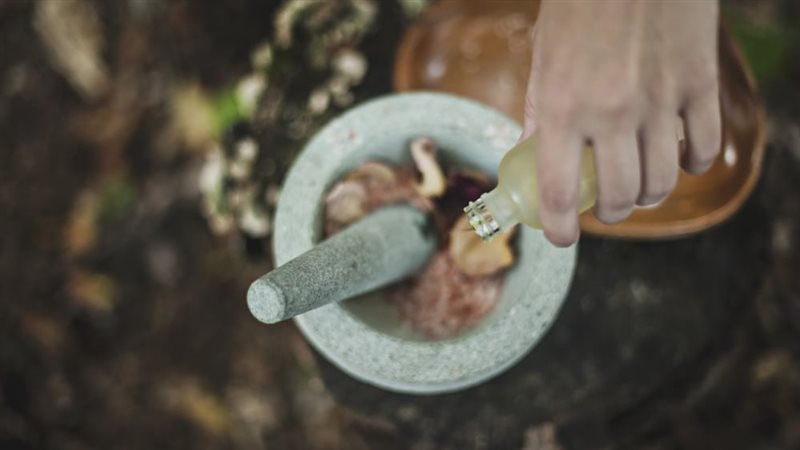 خلطات طبيعية لتعطير