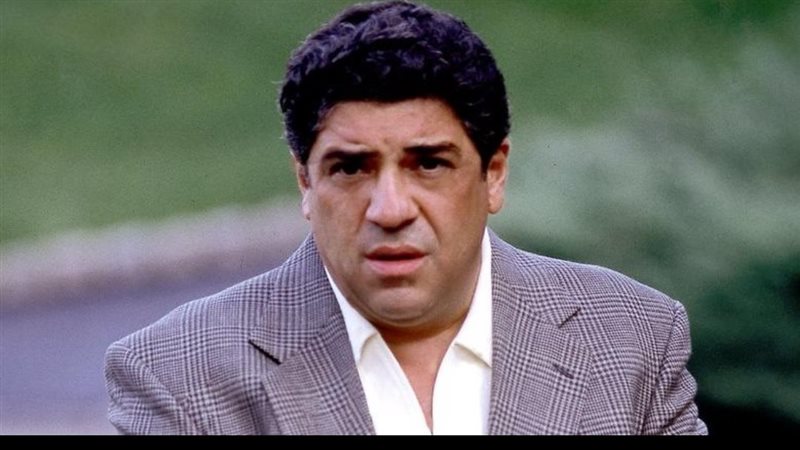 فينسنت باستوري. فيتو