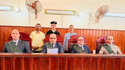 أنهى حياة زوجته بالشاكوش ثم غسل دماءها، طفلة تكشف تفاصيل مقتل والدتها على يد والدها