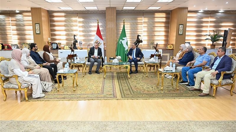  محافظ الشرقية يستقبل