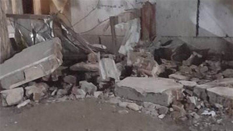 سقوط شرفة منزل، فيتو
