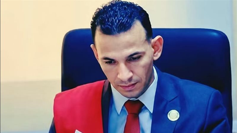 القاضي المزيف، انتحال