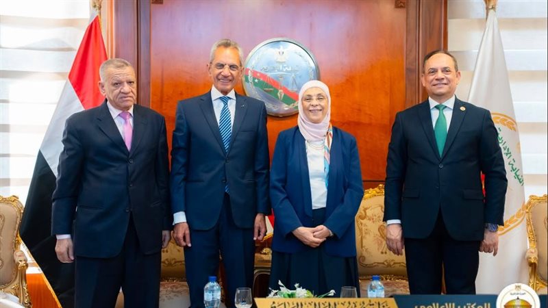 لقاء وزير المجالس