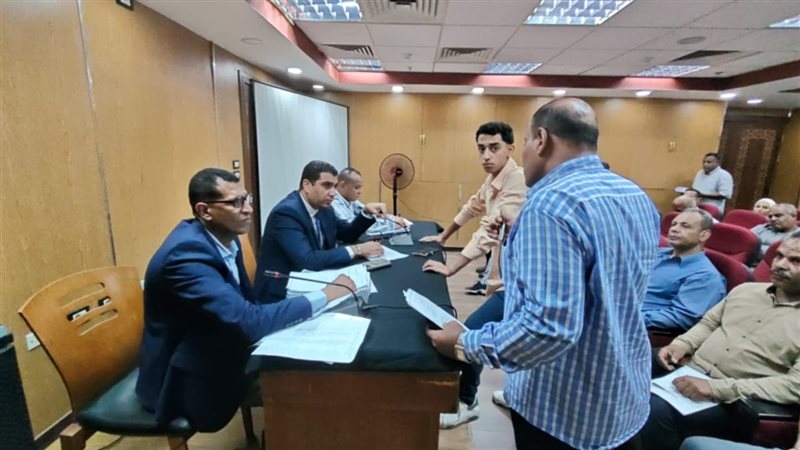 أثناء اللقاء 