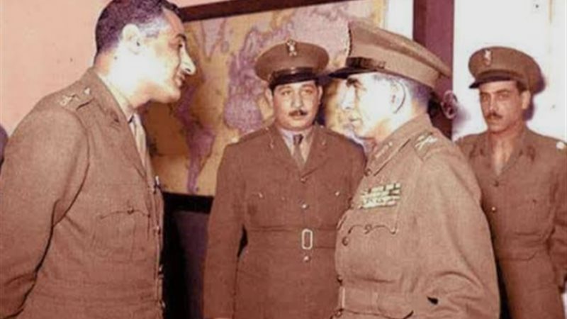 محمد نجيب وجمال عبد