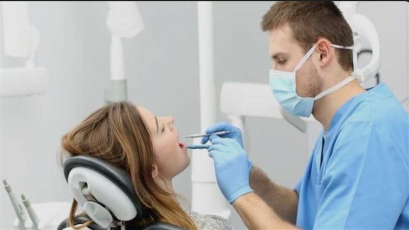 أزمة كليات طب الأسنان