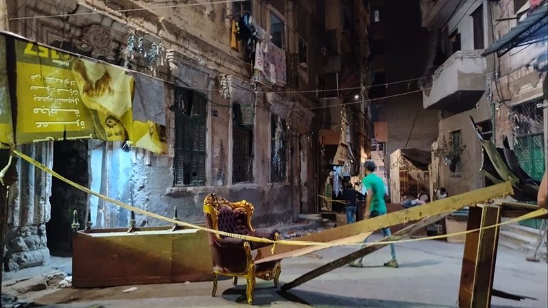 عقار الجمرك المنهار،