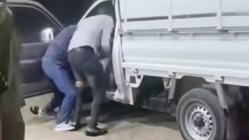 لحظة خطف شاب وسط