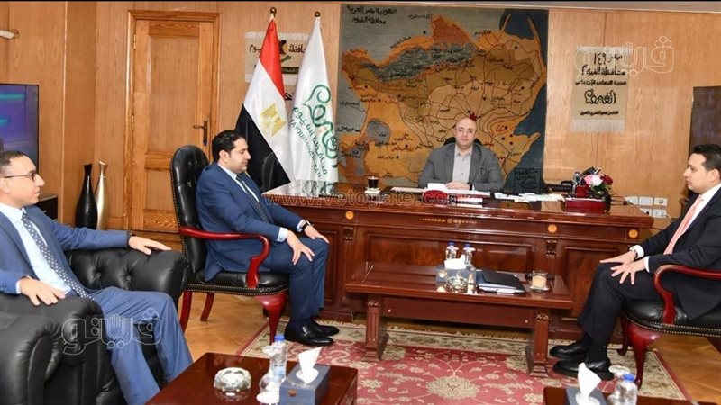 محافظ الفيوم يستقبل