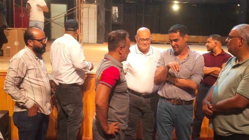 جولة إيهاب فهمي بمسرح