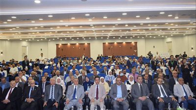 رئيس جامعة بنها يشهد ختام المدرسة الصيفية للروبوتات بهندسة شبرا 