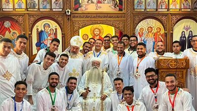 الأنبا تكلا يختتم مؤتمر الشباب الجامعي والخريجين بدشنا 