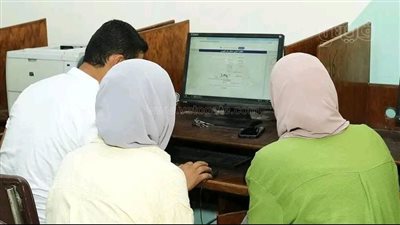 معامل الحاسب الآلي بجامعة الزقازيق تواصل استقبال طلاب المرحلة الأولى للتنسيق (صور)