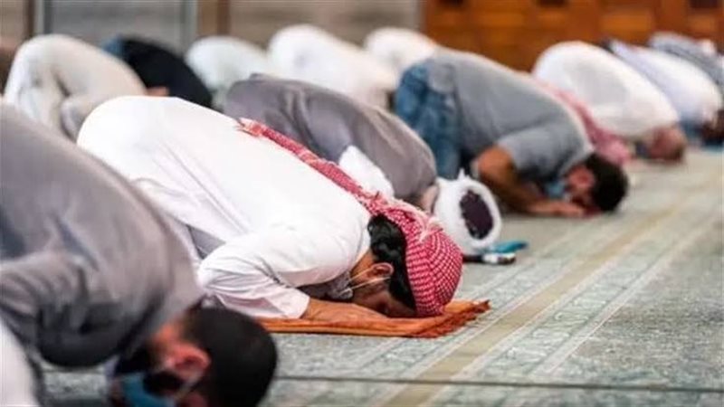 تفسير رؤية صلاة الجماعة