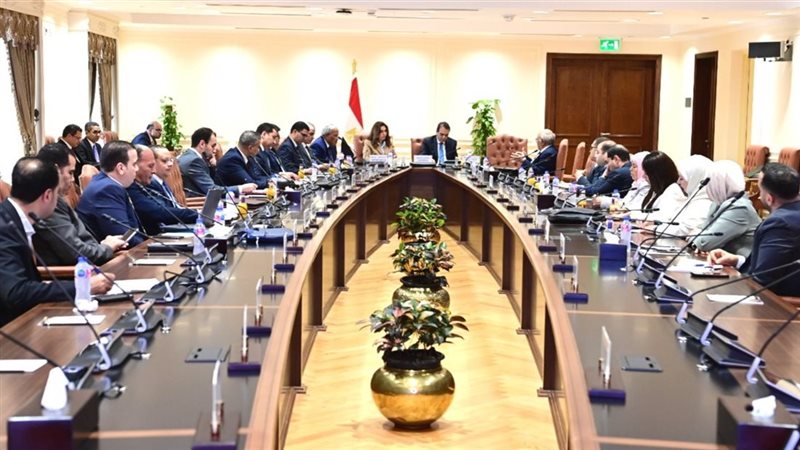 لجنة مناقشة وإعداد