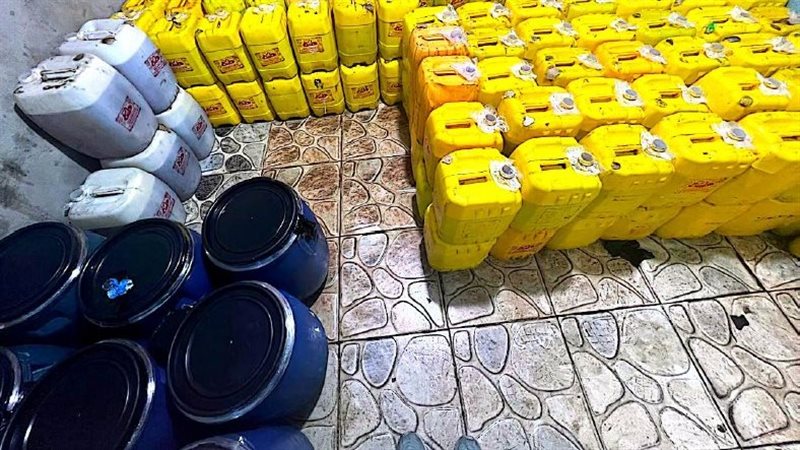 مصنع بلا ترخيص وأطنان