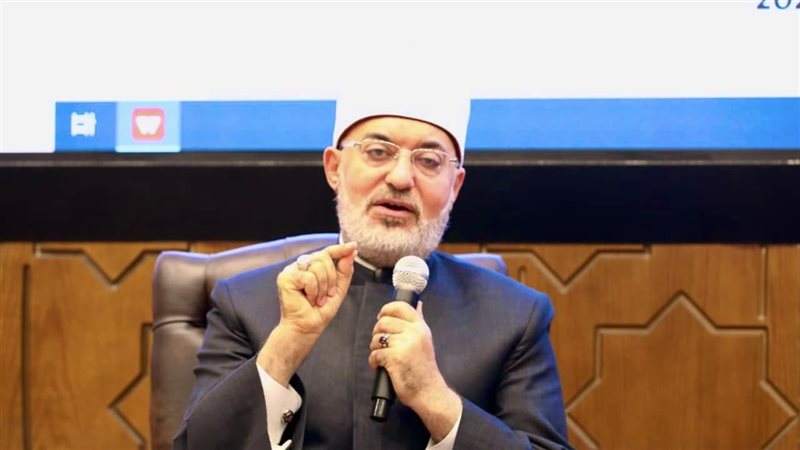 الدكتور نظير عياد،