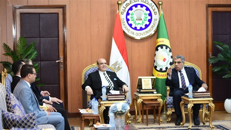 محافظ الدقهلية ومساعدي