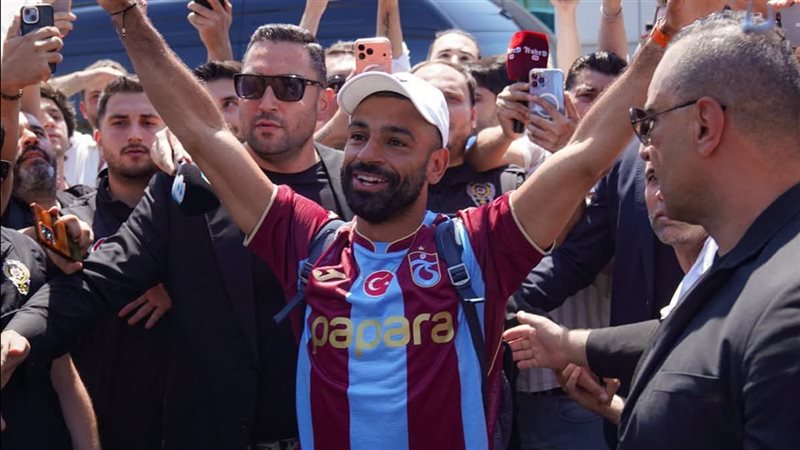 محمد صلاح يشيد باستقبال جماهير طرابزون: لم أشهده من قبل وسأبذل كل ما لدي مع الفريق (فيديو)