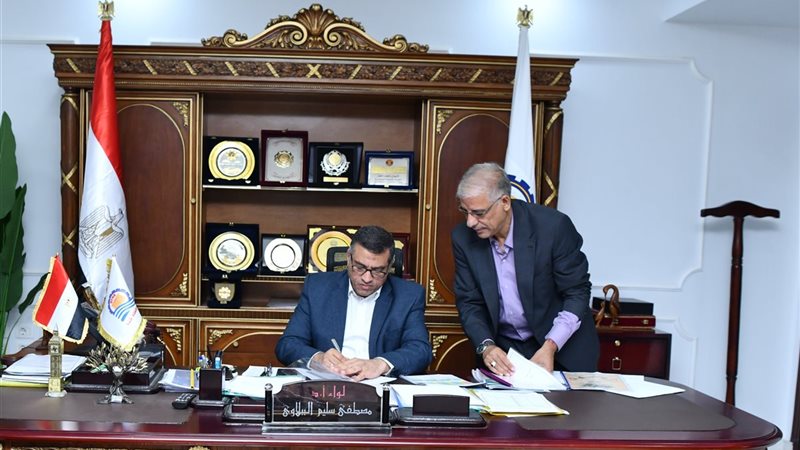 محافظ قنا 