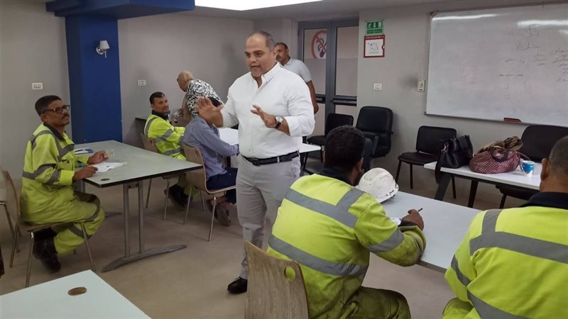 تنفيذ برامج محو الأمية