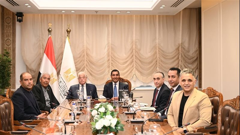 وزير الشباب والرياضة