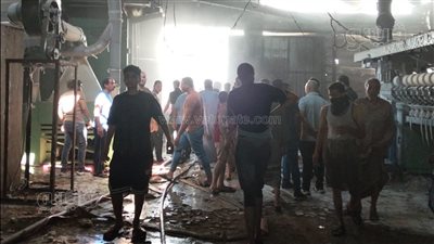 الصور الأولى لحريق هائل يلتهم مصنع أقطان في شبرابيل بالغربية 