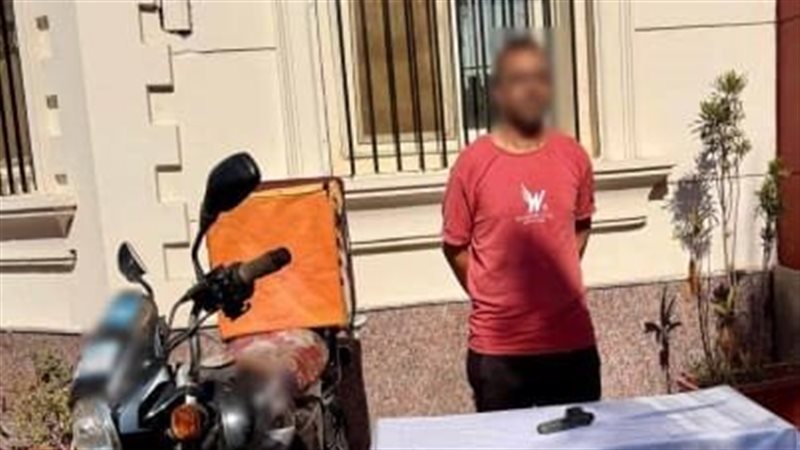 بيطاردوني وعايزين