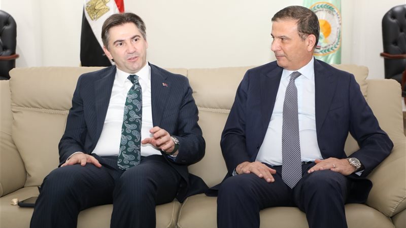 وزير الزراعة ونائب